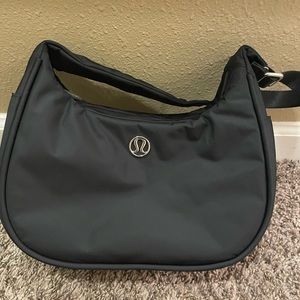 Lululemon mini shoulder bag 4l in black NWT